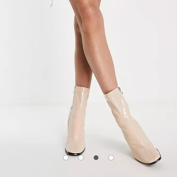NWT • ASOS • SO STYLISH! Off-White Cream Heeled Boots Booties • Size 6.5 - Picture 6 of 8